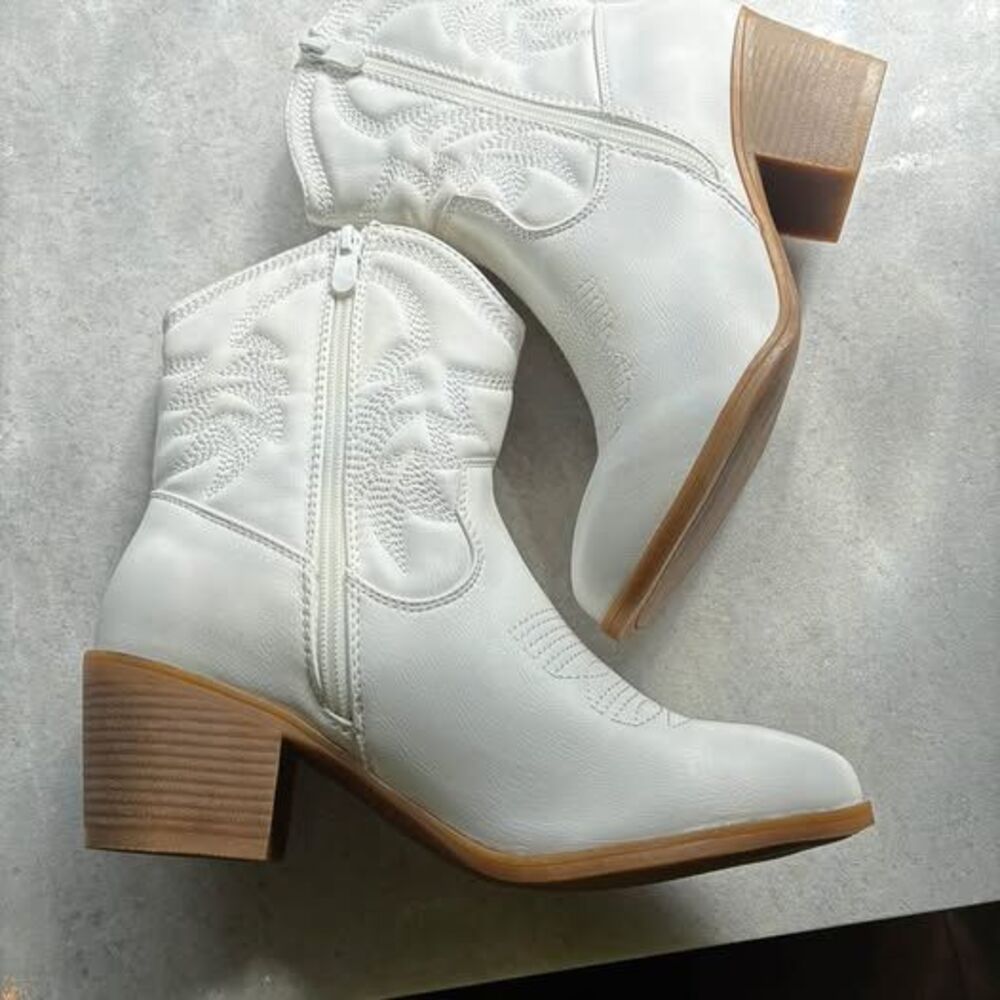 Western Boots Size 6 (New)